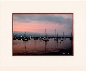 Barcos Pink Reflections de Barbara Snyder Monterey Seascape mate 5x7/8x10 - Imagen 1 de 1