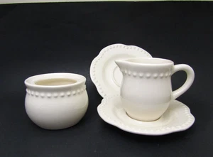 Pottery Barn EMMA cremeweiß Perlen Sahne- und Zuckerdose ohne Deckel Untertassen - Bild 1 von 3