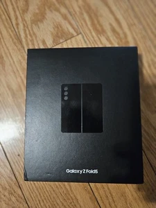Galaxy Z Fold5 - 256 Go - Gris (Désimlocké) - Photo 1 sur 5