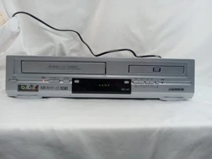 Sansui DVD VCR VHS Combo Player Turns On Works No Remote VRDVD4000 MP3 Dolby  - Picture 1 of 8