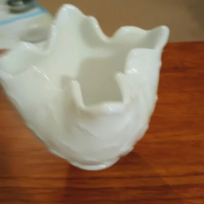ALCACHOFA DE VIDRIO IMPERIAL Vaso de leche blanco 5" Jarrón rosetón jarrón maceta mcm usado en excelente estado Foto 1 de 3