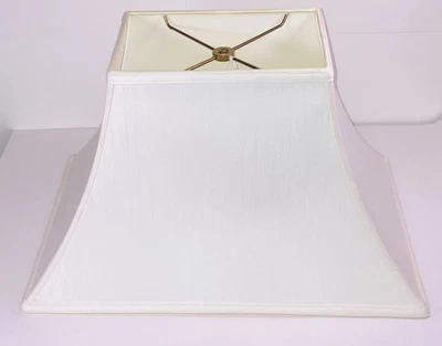 Pantalla de campana cuadrada de seda Raw Shantung marfil base de 18”x12”, 9”x6” superior, 11” H Foto 1 de 4