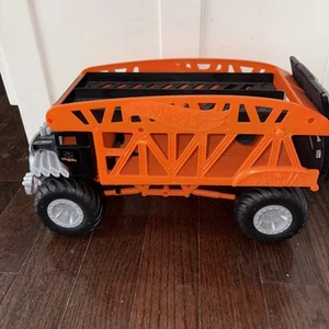 Lanzadores y transportistas a gran escala Hot Wheels Monster Trucks Mover 12 camiones - Imagen 1 de 4