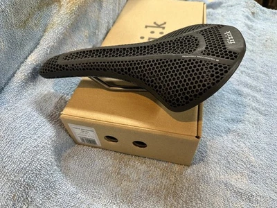 Asiento de carretera adaptativo Fizik Vento Antares R3 - negro, 150 mm Foto 1 de 4