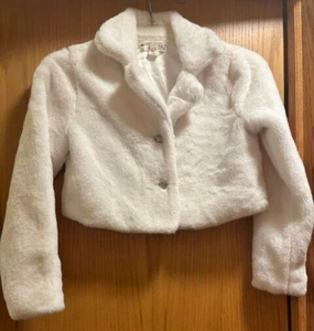 Girls Knitworks Size 8 White Faux Fur Long Sleeve Shrug Bolero Cropped Jacket - Picture 1 of 6