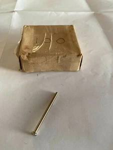 Karton mit 100 Innensechskantschrauben 3,5 mm lang - Bild 1 von 1