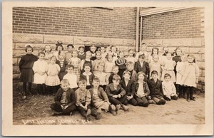 c1910s NACIÓN PERDIDA, Iowa RPPC Postal Niños Escolares/Clase - Foto TURNER - Imagen 1 de 2