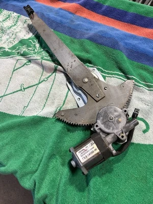 1992-1997 Ford OBS truck, Bronco left power window regulator, F3LB-14A366-AA. - Image 1 of 2