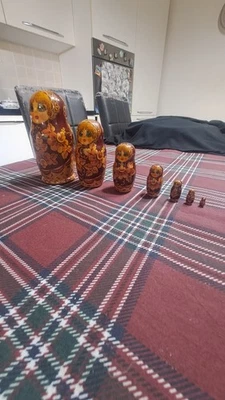 Matrioska russa originale Sergiev Posad anni ’90 – firmata Belova – 7 pezzi - Immagine 1 di 4