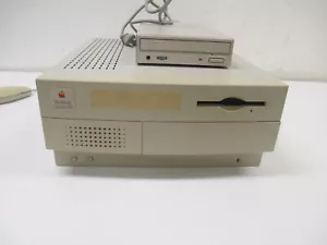 Vintage Apple Macintosh Quadra 650 Model M2118 w desktop bus mouse II & CD drive - Picture 1 of 9