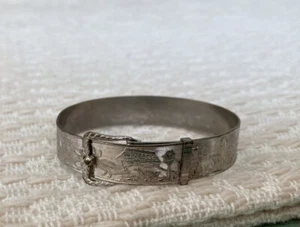 Vintage Childs Engraved Bracelet Farm Animals - Picture 1 of 8