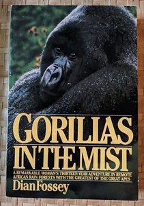Gorillas in the Mist by Dian Fossey (1983, Paper Back) VERY GOOD - Picture 1 of 2