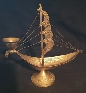 Vintage Messing Schiff Kerzenhalter; Detailliert 7,5" L x 2,5" B x 7" Hoch Hergestellt in Indien - Bild 1 von 10