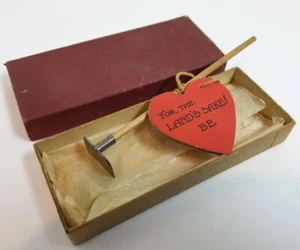 Rare Vintage VALENTINE CARD W Wood & Metal Hoe w Box "For Lands Sake" - Picture 1 of 7