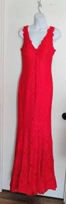 Nuevo con etiquetas Vestido de Sirena Formal Boda David Rojo Floral Encaje Betsy & Adam 10 Foto 1 de 4