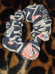 NEW YORK YANKEES HANDMADE SCRUNCHIE - Picture 1 of 2