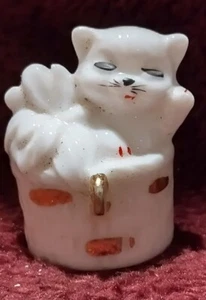 KITTY PEPPER SHAKER kitsch vintage MCM ricambio FIGURINA CASA DELLE BAMBOLE MINIATURA - Foto 1 di 4