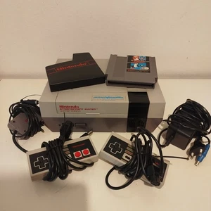 Nintendo NES Konsole + Super Mario / Duck Hunt + 2 Controller Action Set No Zapper - Bild 1 von 13