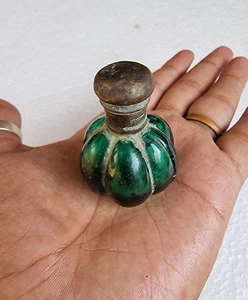 Vintage Unikat selten grünes Glas mit Goldarbeit antiker Parfüm Flakon, Messingverschluss - Bild 1 von 9