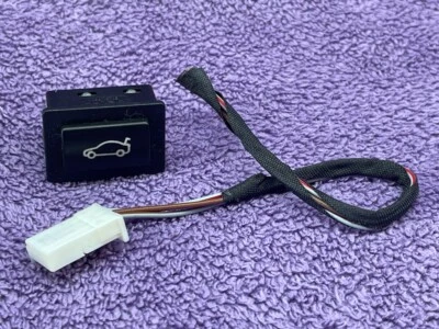 BMW E87 E81 E90 E91 E60 E61 Boot Release Switch 6921846 Connector Wiring Open Z4 - Image 1 of 4