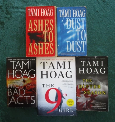 ЛОТ 5 PB СЕРИЯ KOVAC & LISKA ОТ TAMI HOAG: ПЕПЕЛ T0; ПЫЛЬ; ПРЕДЫДУЩИЕ ПЛОХИЕ ДЕЙСТВИЯ + - Изображение 1 из 4