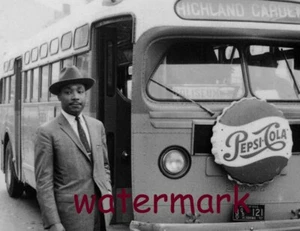 Martin Luther King Jr. in front Montgomery Bus after Boycott B&W 8x10 Photo - Picture 1 of 1