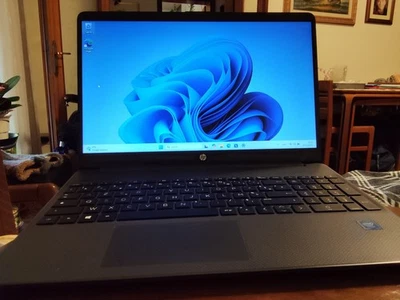 PC Portatile HP Notebook 8/256 Gb SSD (Win11) 15,6'' anno 2022 - Imagen 1 de 4