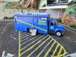 Custom Michigan State Trooper Command Truck Greenlight Maßstab 1:64 - Bild 1 von 6