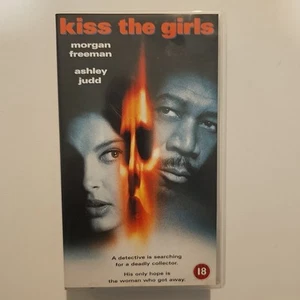 Kiss The Girls - VHS Video Tape (1998) - Morgan Freeman, Ashley Judd - Thriller - Picture 1 of 4