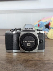 Olympus OM-D E-M10 Micro 4/3 Mirrorless Digital Camera (Body only) • S/C 6376 - Picture 1 of 10