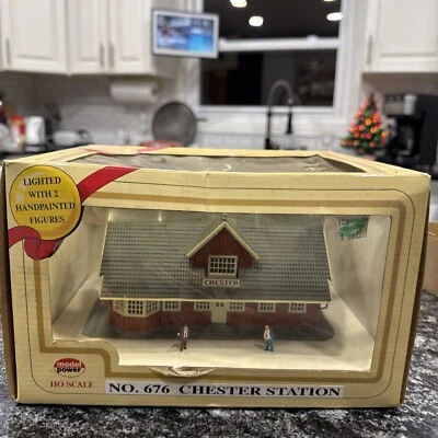 MODEL POWER HO SCALE CHESTER STATION, LIGHTED, NEW - Image 1 of 4