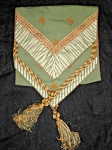 STATELY DESIGNS GREEN ROOSTER TICKING STRIPE CORDED TASSEL TABLE RUNNER 85 X 20 - Picture 1 of 11