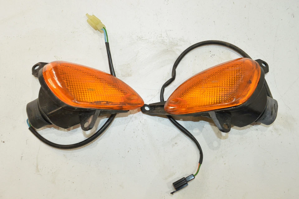 HONDA BALI SJ 50 EX 100 BLINKER BLINKLICHT BLINKLEUCHTE LICHT VORNE RECHTS LINKS - Bild 1 von 4