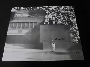 WILLIE MAYS AUTOGRAPHED GIANTS THE CATCH 16x20 BW PHOTO MAYS HALO TOP EDGE SCUFF - Picture 1 of 4