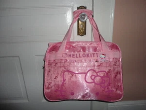 HELLO KITTY GROSSE ROSA CARRY ON REISE WICKELTASCHE SEESACK ÜBER NACHTTASCHE SELTEN NEU MIT ETIKETT - Bild 1 von 8