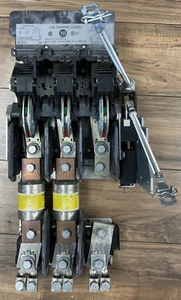 ALLEN BRADLEY 1494V-DS600 SER D DISCONNECT SWITCH 600A 600VAC 500HP 250VDC 50HP - Picture 1 of 8