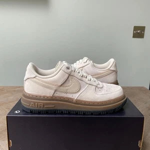 Nike Air Force 1 Luxe Trainers Men’s Uk 6.5 HV2531 100 ‘Orewood Brown’ New - Picture 1 of 9