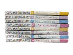 LOT OF 8 CUPCAKE DIARIES CHAPTER BOOKS 1-8 Good Condition Paperback Coco Simon - Foto 1 di 1