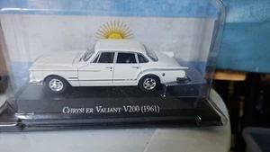 CHRYSLER VALIANT V200 1961 pressofuso 1:43 auto inolvidables Argentina - Foto 1 di 3