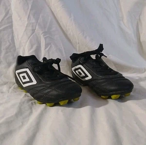 Botines de fútbol Umbro zapatos juveniles talla 13 negro blanco estilo Logi UMT4005 - Imagen 1 de 9