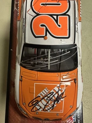 1/24 2009 Joey Logano y Greg Zipadelli Doble Autografiado Novato del Año Foto 1 de 2