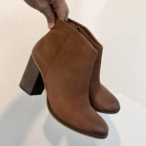 BP Nordstrom Brown Leather Ankle Boots Block Heel Booties Size 8M Side Zip - Picture 1 of 9