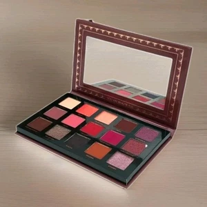 ACE BEAUTE Mystic Romance Eyeshadow Palette - 15 Colors - Smoky Eyes - NWOB  - Picture 1 of 5