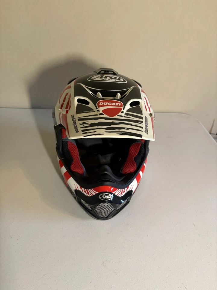 Casco Arai Ducati LG Foto 1 de 4