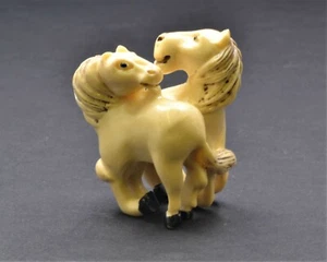 Vintage Japanese Double Horse Netsuke/Okimono Hand Carved Resin. Free Shipping - Picture 1 of 4