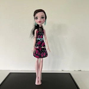 Monster High Monstrous Rivals 2015 Draculara Belt and Earrings - Picture 1 of 7