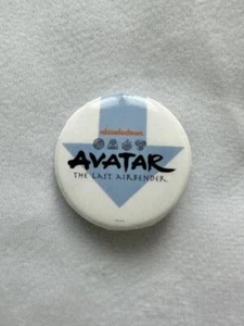 AVATAR THE LAST AIRBENDER - Pin/Botón Promocional TV Original SDCC 2024 Nuevo Raro - Imagen 1 de 1