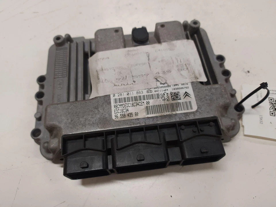 Centralina motore CITROËN C4 I LC ECU 0281011863 1.6 Diesel 2006 28627283 - Immagine 1 di 3