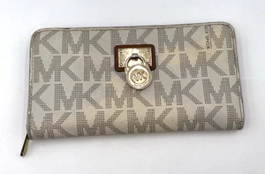 Cartera Michael Kors Cremallera Alrededor Firma Lona Marrón Vainilla Candado Logo Mujeres - Imagen 1 de 18