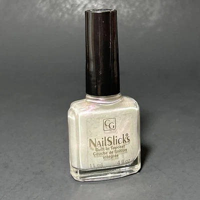 Covergirl Nailslicks 粉色珍珠复古指甲油 Iridescent 透明珠光 — 第 1/2 张图片